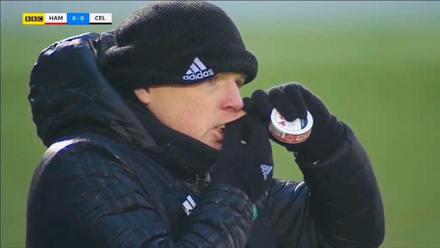 Lee Johnsson using snus on the football field